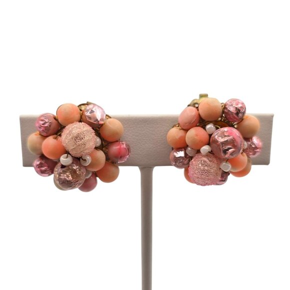 Vtg Pink/White Gold-Tone Clip-On Beaded Cluster Earrings Retro Party Fun Spring - Picture 1 of 8